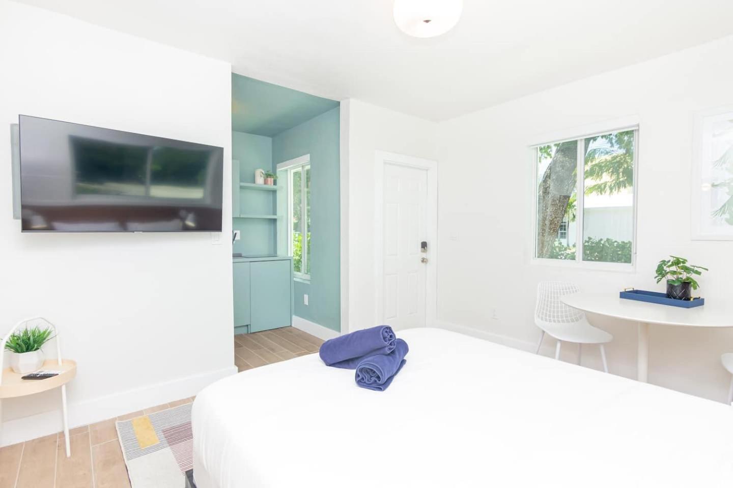 Newly Renovated Stylish Studio In El Portal #2 Miami Eksteriør billede