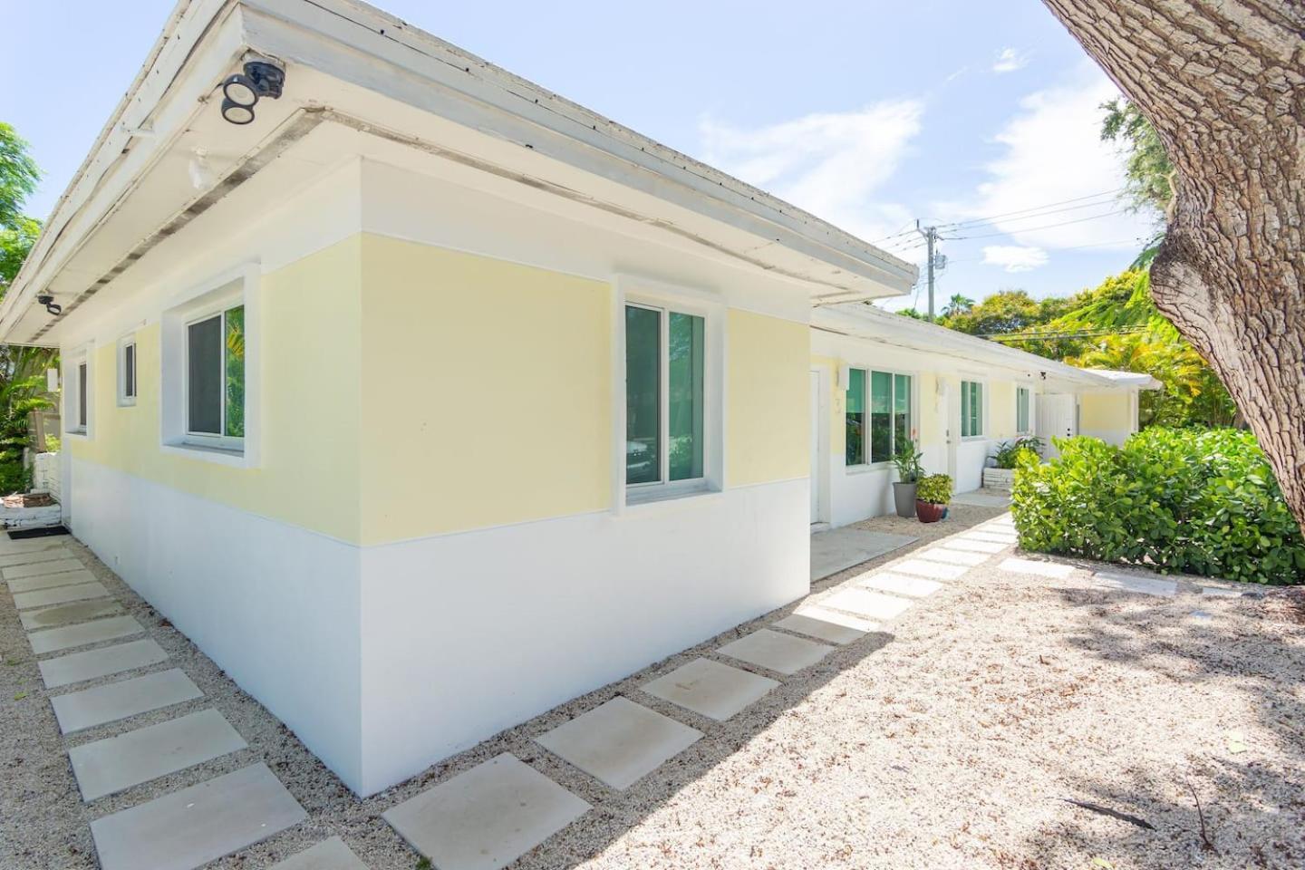 Newly Renovated Stylish Studio In El Portal #2 Miami Eksteriør billede