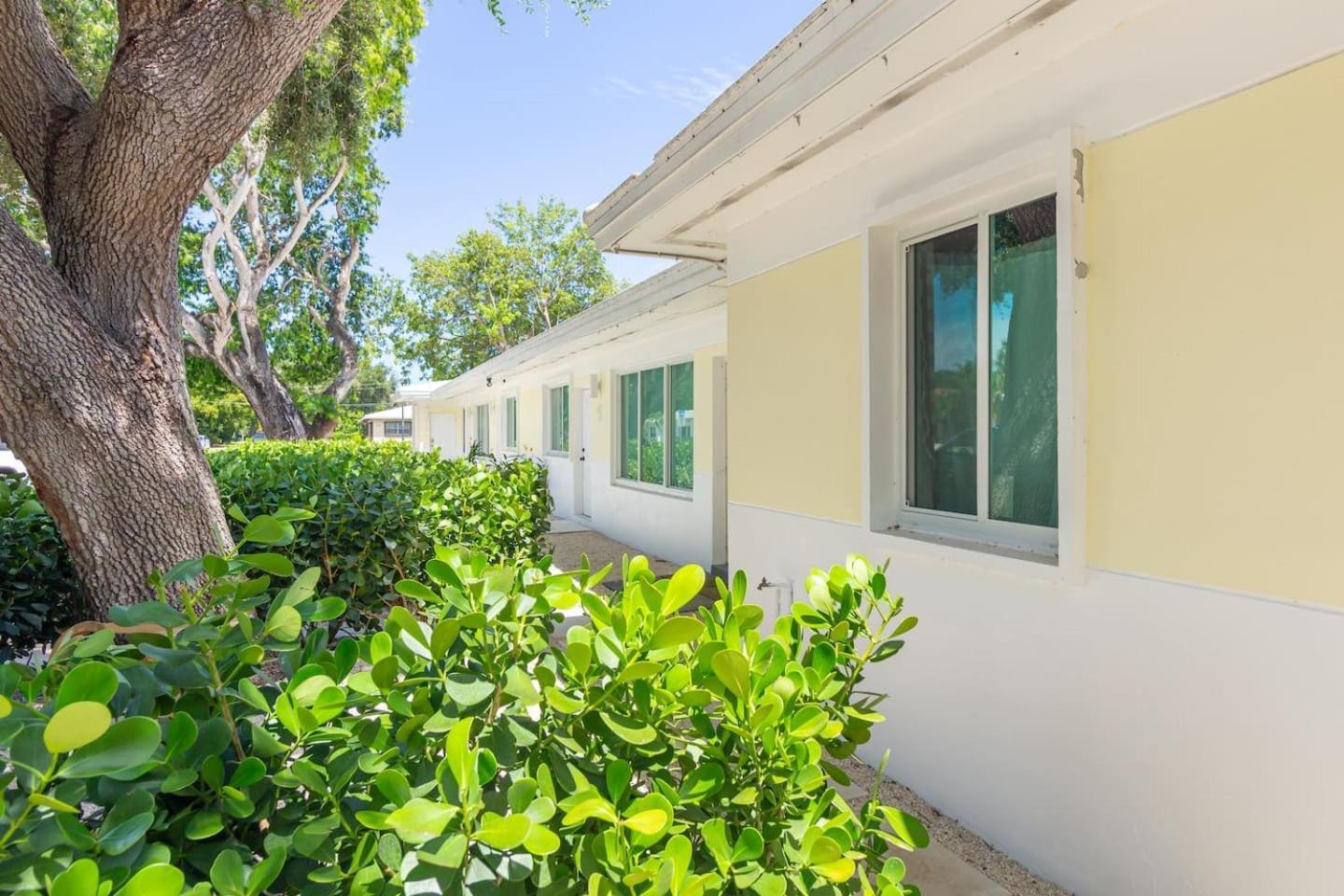 Newly Renovated Stylish Studio In El Portal #2 Miami Eksteriør billede